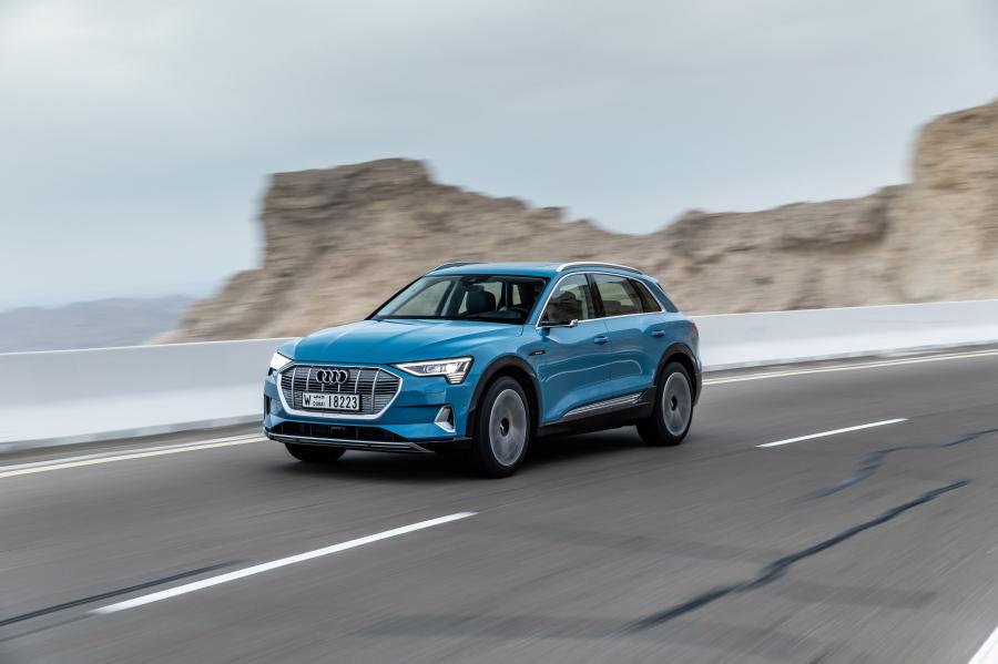  Audi e-tron 55 Quattro 2019 года  (WW) (фото 143 из 452)